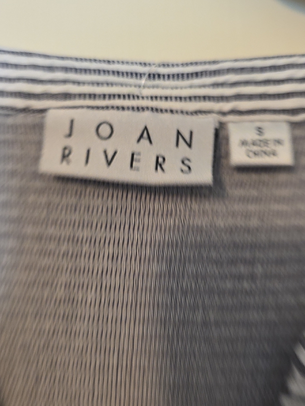 Joan Rivers Light Gray Ribbed Knit Top - Picture 4 of 6